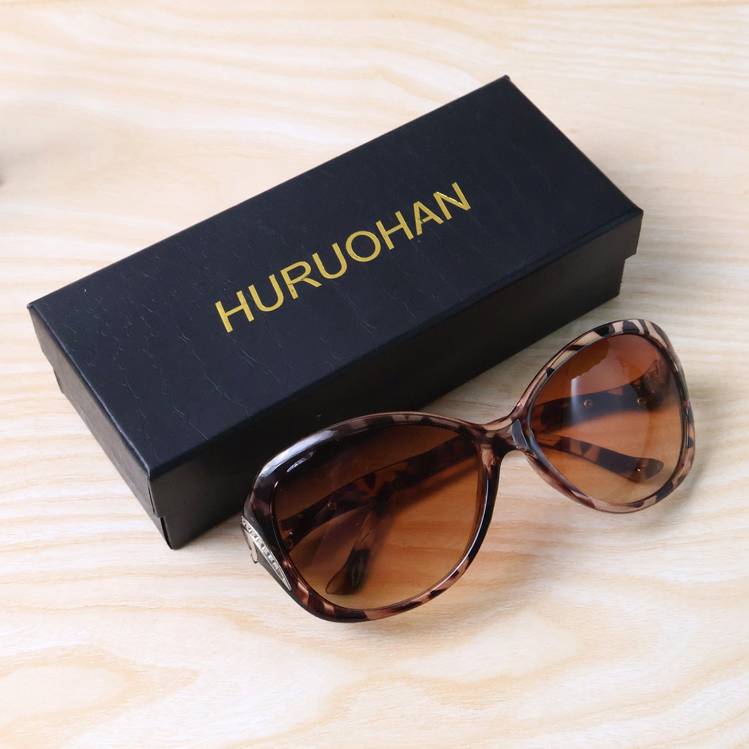 UV400 Protective Fashion Sunglasses - (1 Pc) UV400 Protective Fashion Sunglasses - (1 Pc)